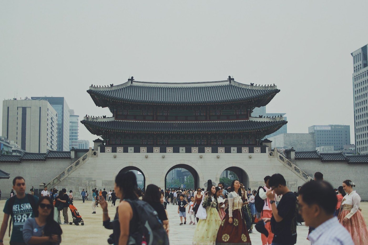 La puerta Gwanghwamun del palacio Gyeongbokgung, Seúl